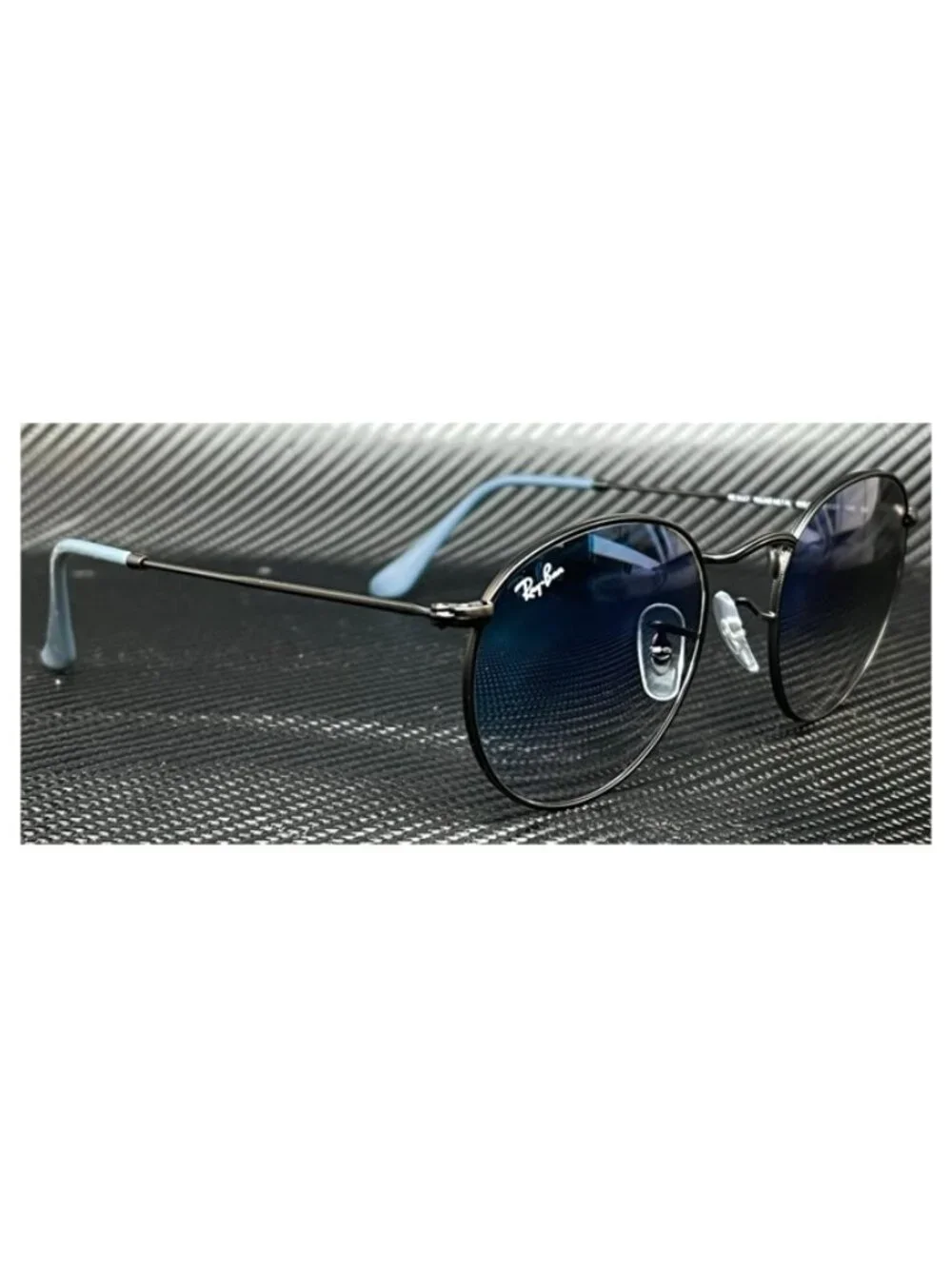 New Ray Ban Men  Matte Black Sunglasses  50- 21- 145